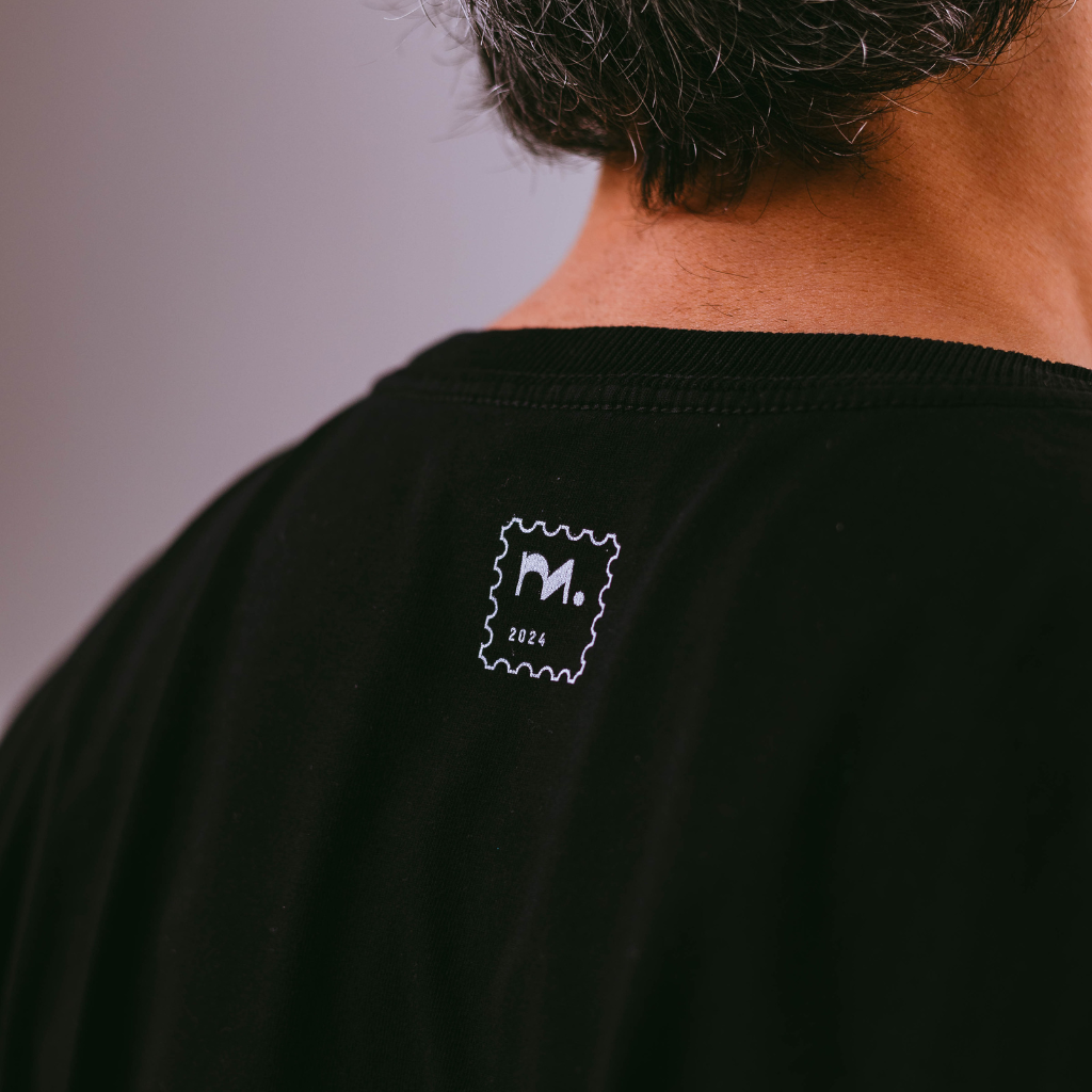 Camiseta Preta Selo - Coleção Expedição